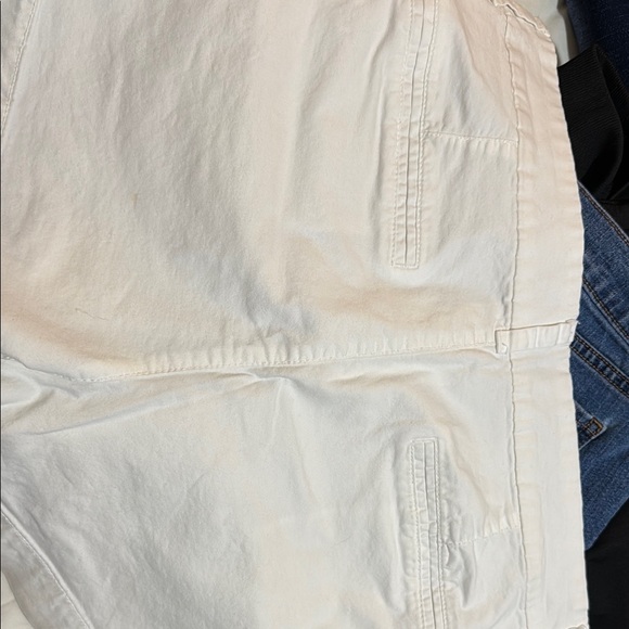 Old Navy Women's White Shorts - Picture 3 of 4